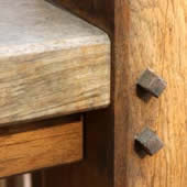 Holz-Nagel